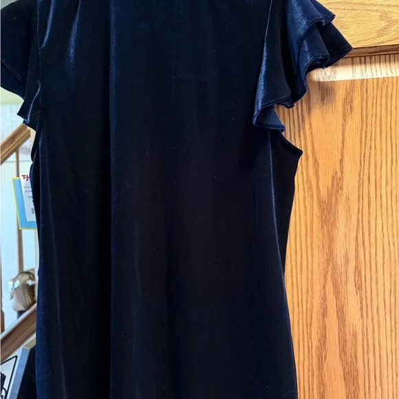 CeCe Midnight Blue Velvet top size small with flutter sleeve - Picture 5 of 5